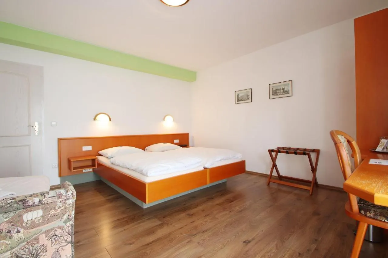 *** Otel Hotel-Doerfler Garni Kahl am Main Almanya