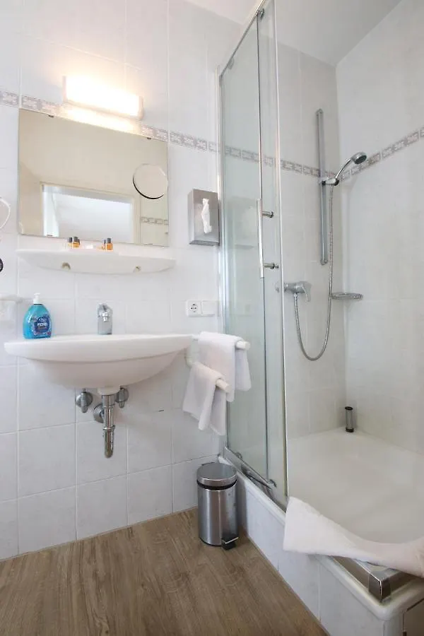 Otel Hotel-Doerfler Garni Kahl am Main