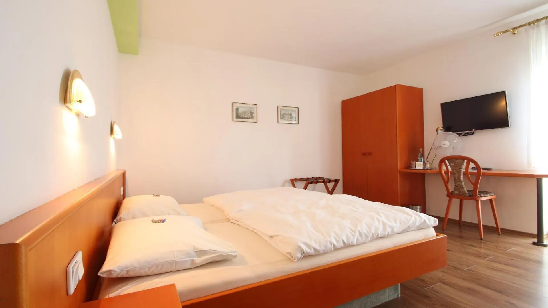 Hotel-Doerfler Garni Kahl am Main Almanya