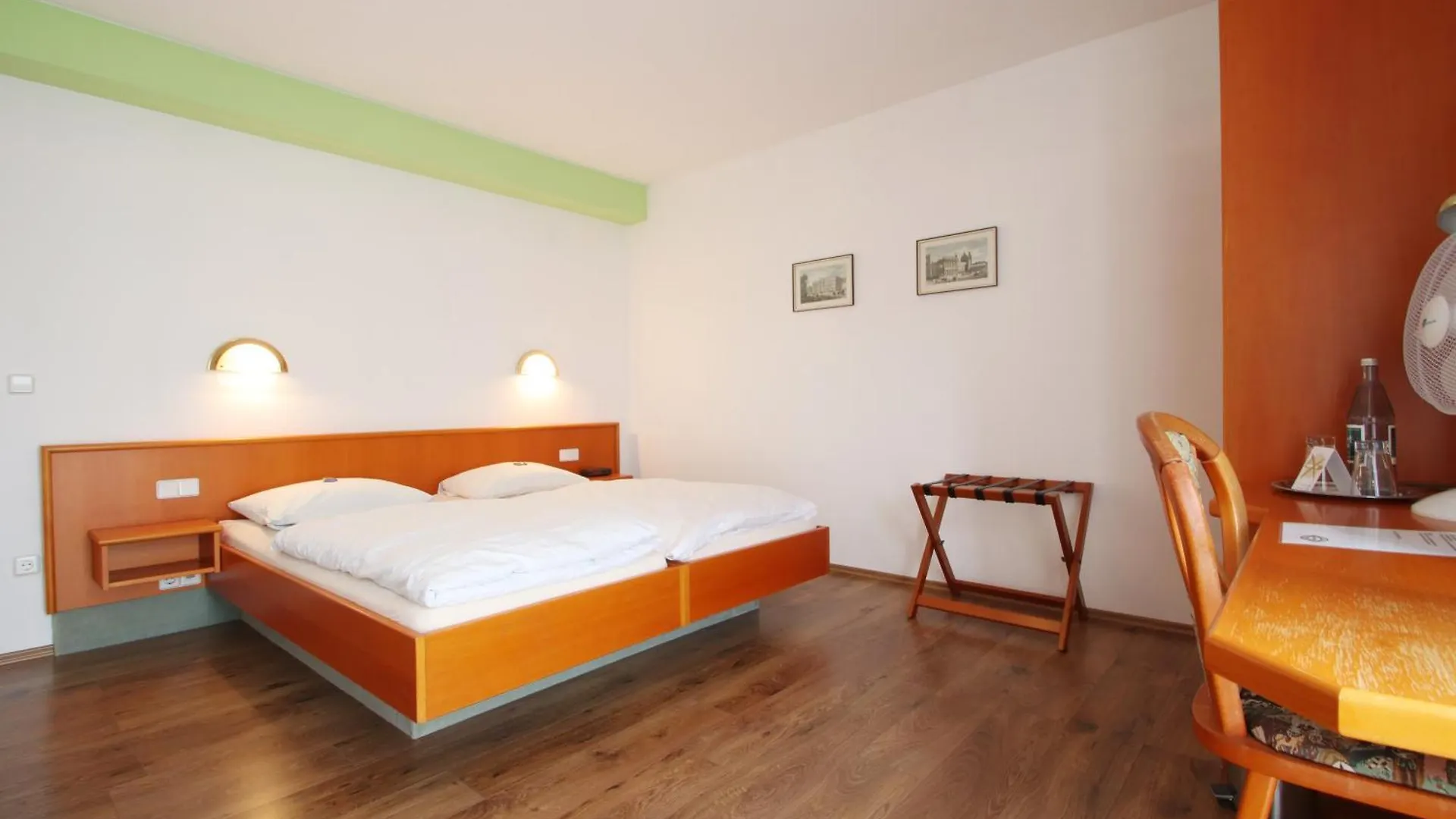 Otel Hotel-Doerfler Garni Kahl am Main